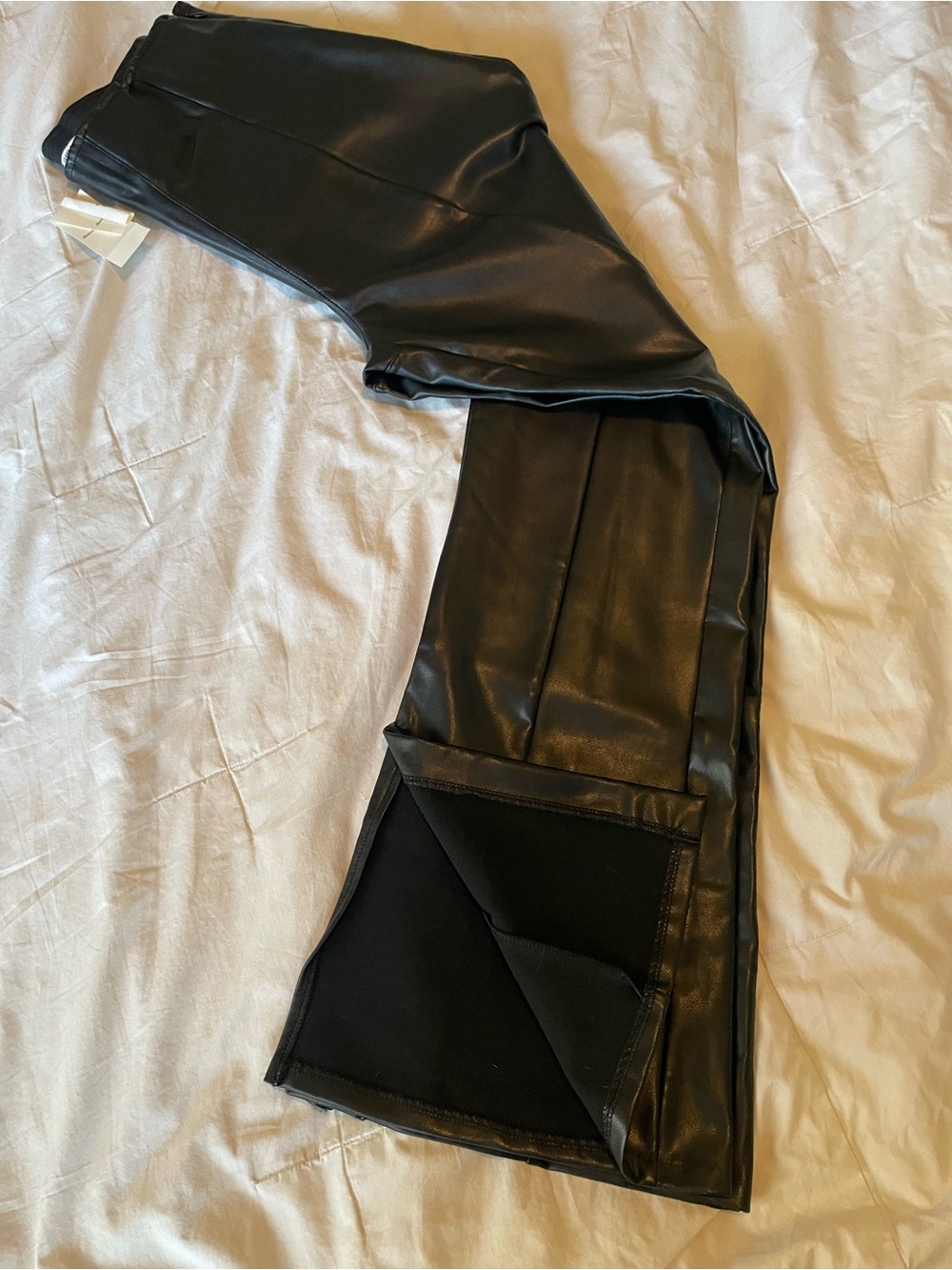 NWT Abercrombie & Fitch Black Vegan Leather Flare Pants Size Medium Short - Picture 7 of 8
